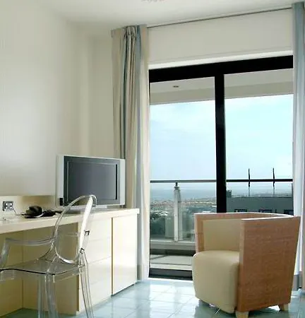 Club House 4*