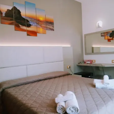 Hotel Monica 3*