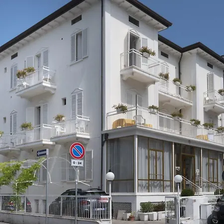 Italia Hotel 3*