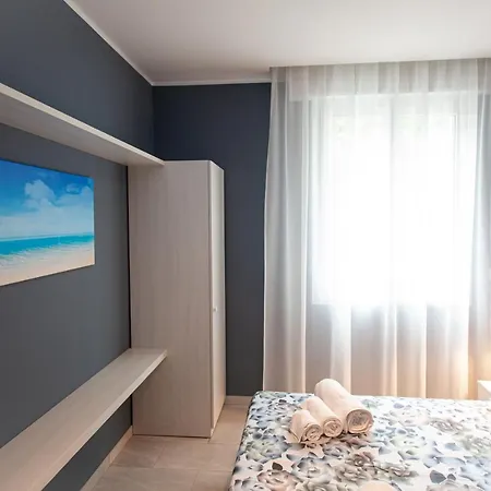 Appartamento Vista Mare Vicino Alla Darsena Di