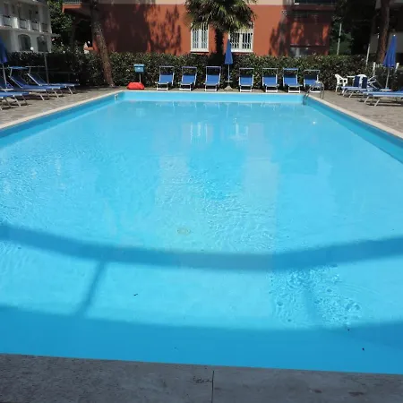 Liliana Hotel 2*