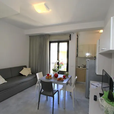 Angeli Aparthotel 3*