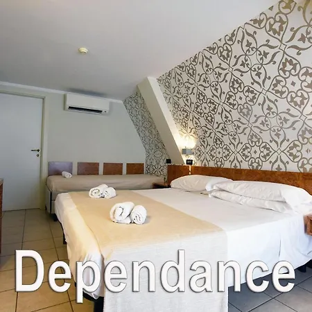 Aurora Hotell 3*
