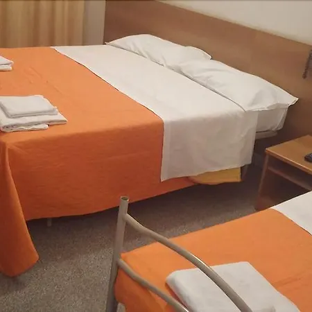 Bed & Breakfast Half Moon Airport Restaurant Rimini