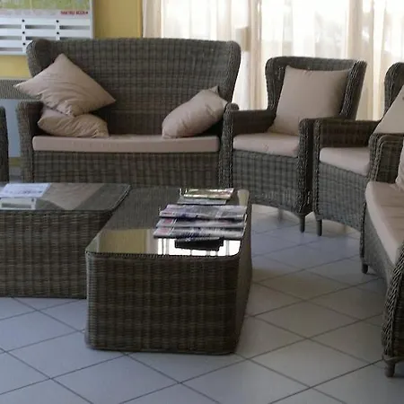 Half Moon Airport Restaurant Bed & Breakfast Rimini