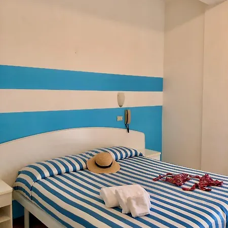 Hotel Serafini فندق ريميني