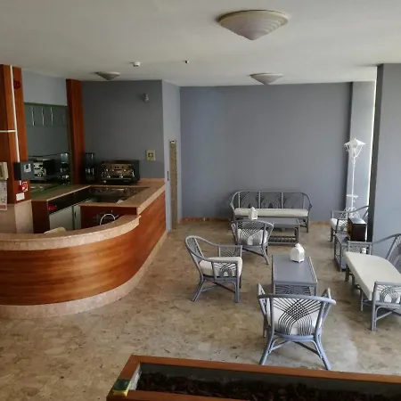 Hotel Serafini فندق