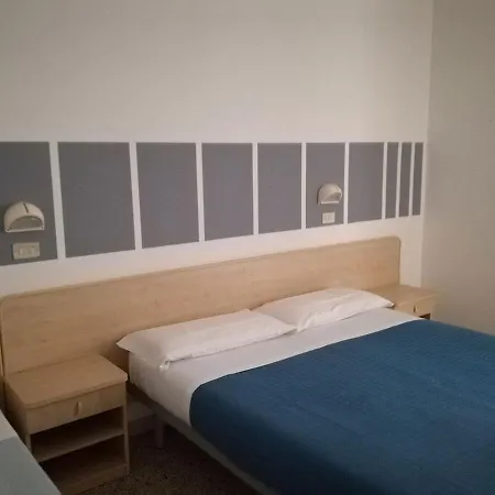 Hotel Serafini فندق 2*