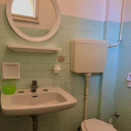 Hotel Serafini فندق