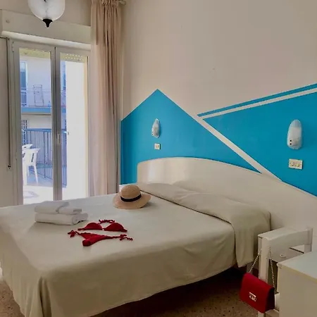 Hotel Serafini فندق ريميني