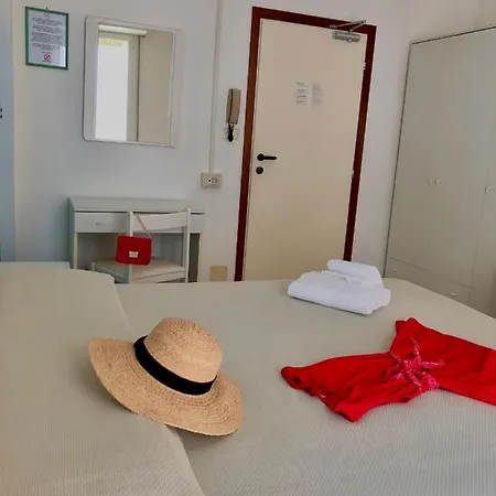 Hotel Serafini فندق 2*