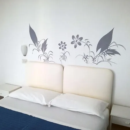 Hotel Serafini فندق ريميني