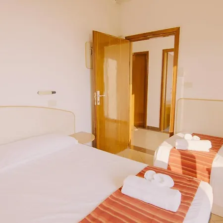 Beverly Hotel 3*
