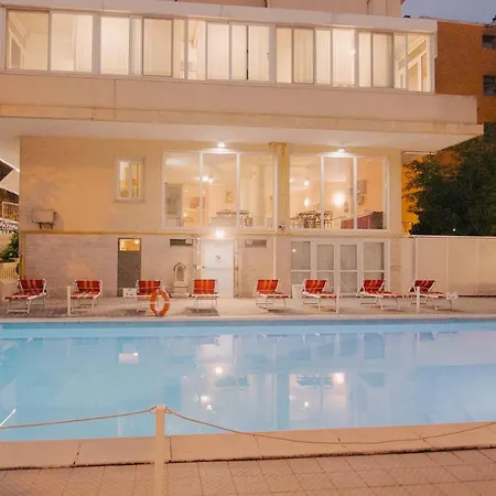 Beverly Hotel 3*