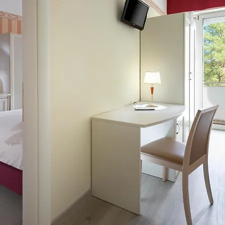Bikini Hotel 4*