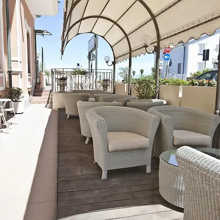 Aurora Hotell