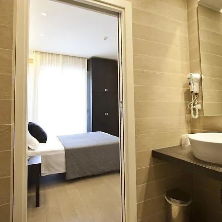 Aurora Hotell 3*