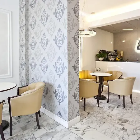 Hotell Aurora 3*