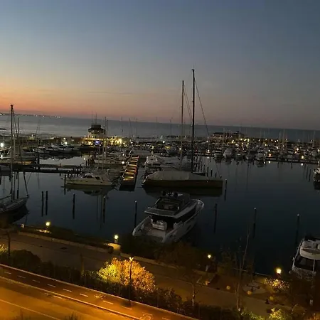 Lejlighed Con Terrazza Vista Darsena Di *