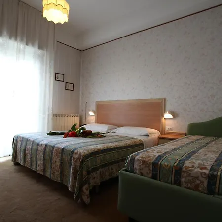 Rondinella E Viola Hotel 3*