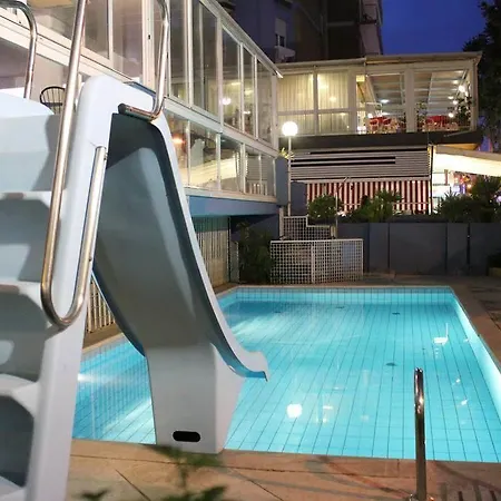 Diamond Hotel 3*