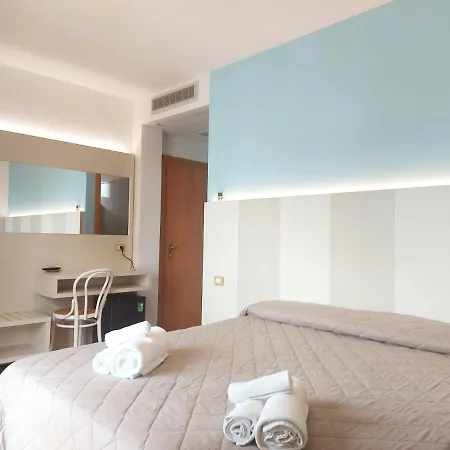 Hotel Monica 3*