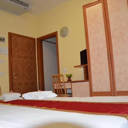 Carolin Otel Rimini
