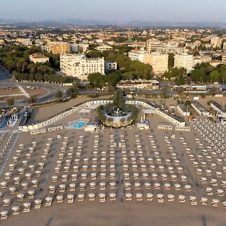 Grand Hotel 5*
