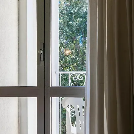 Hotel Esedra 3*