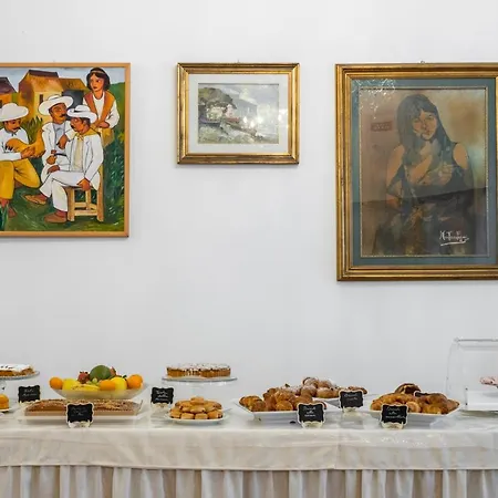 Hotel Esedra 3*