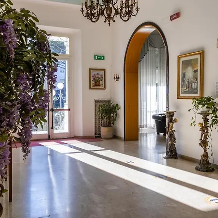 Esedra Hotel 3*