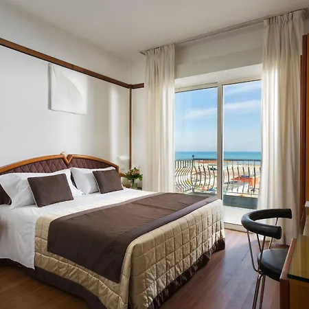 Continental Hotel 4*