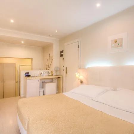 Hotel Ferretti 4*
