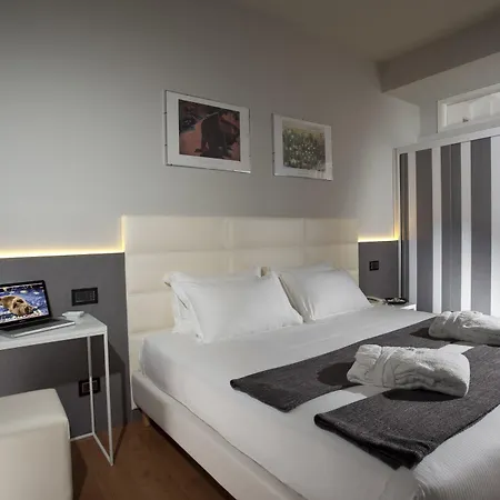 Otel Ascot & 4*
