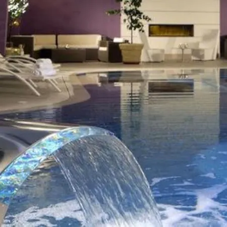 Yes Touring & Spa Hotel 4*