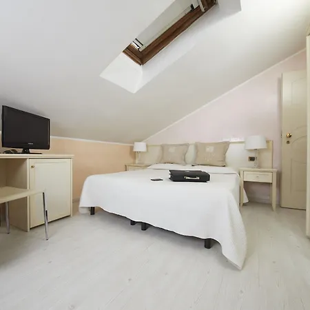 Hotel Vienna Ostenda E Ristorante Il Danubio