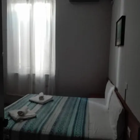 Отель Lorena