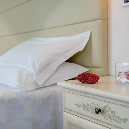 Carlton Hotel 3*