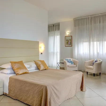 Carlton Hotel 3*