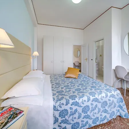 Hotel Carlton