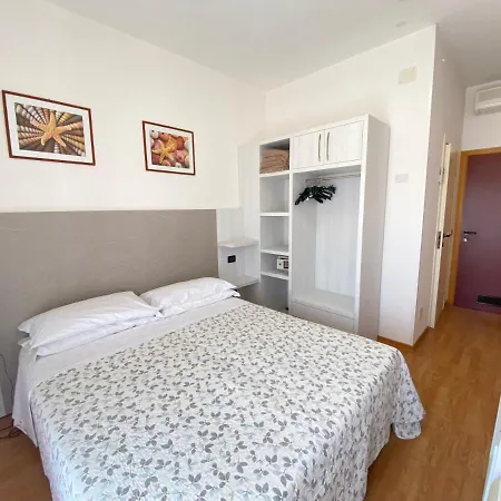 Betty Hotel 3*