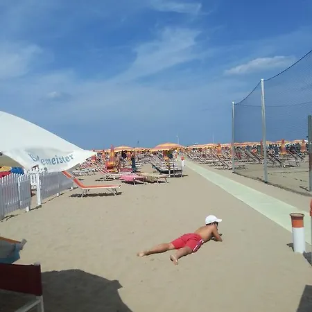 Nova Dhely Отель 3*