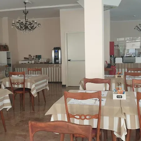 Tourist Meuble Hotel