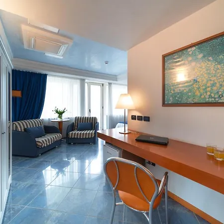Ancora Hotel 3*