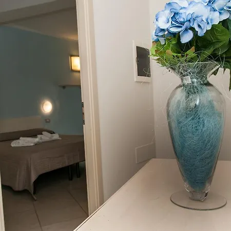 Aparthotel Art 3*