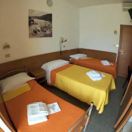 Bed & Breakfast Half Moon Airport Restaurant Rimini