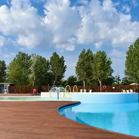 Village de vacances Family Village 4*