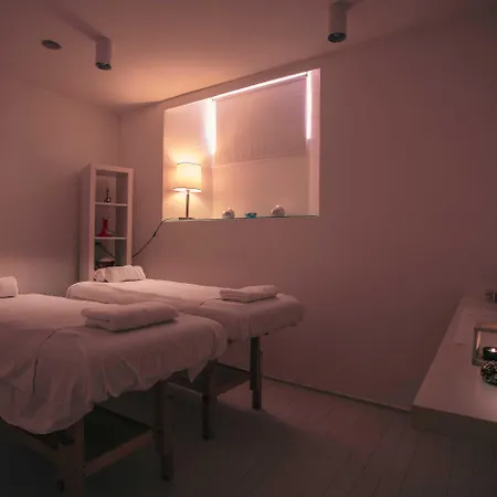 레지나 엘레나 57 앤 오로 비앙코 4* 리미니