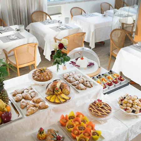 Ascot & 4* Rimini