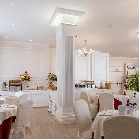Hotel Vienna Ostenda E Ristorante Il Danubio 4*